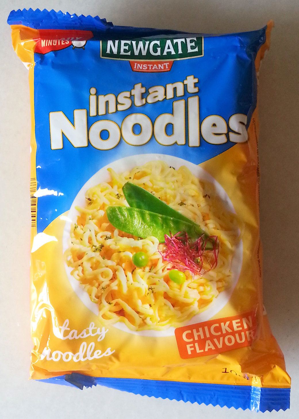 Pasta Oriental/ Noodles sabor a poll - Produkt - sv